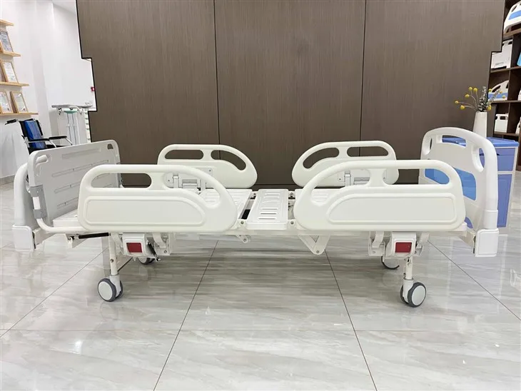 Double Rocker Manual Hospital Bed